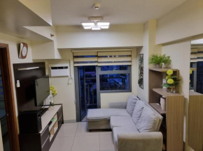 1BR Condo with Balcony at Horizons 101